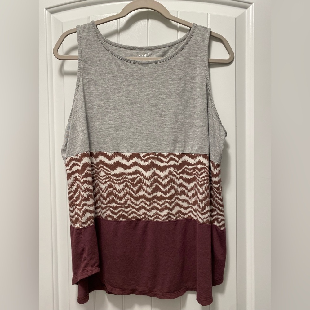 🛍️SALE…Chic Gray and Brown Patterned Tank Top